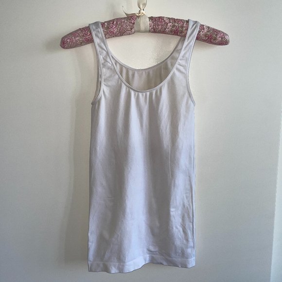 πHPπ Bundle of 5 Babaton Bowie Tanks - Picture 2 of 10